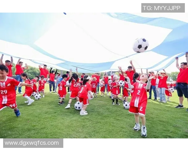 小学足球教学视频全方位解析助力孩子们快乐成长与技能提升